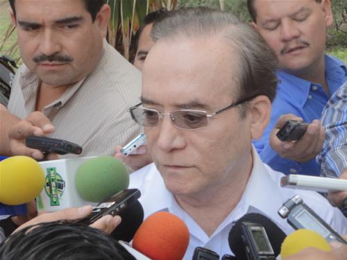 Sacan a 100 maestros “aviadores” de la SET